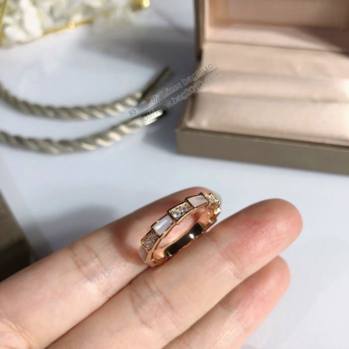 Bvlgari飾品 寶格麗白貝貝殼蛇戒指 純銀加厚鍍金 天然貝母  zgbq3271